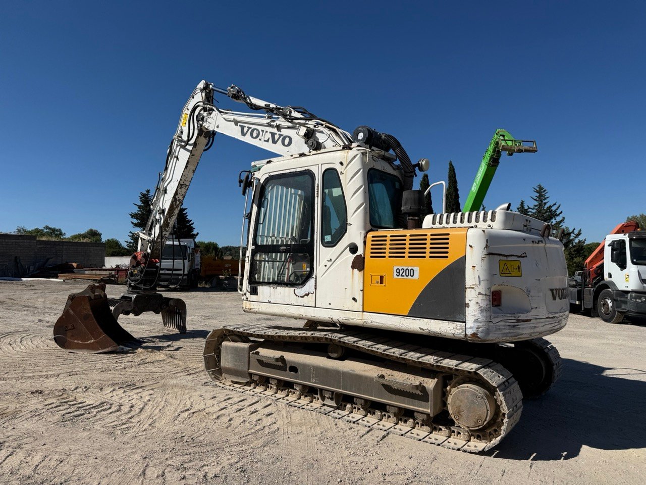 Volvo EC140BLC – Image 3