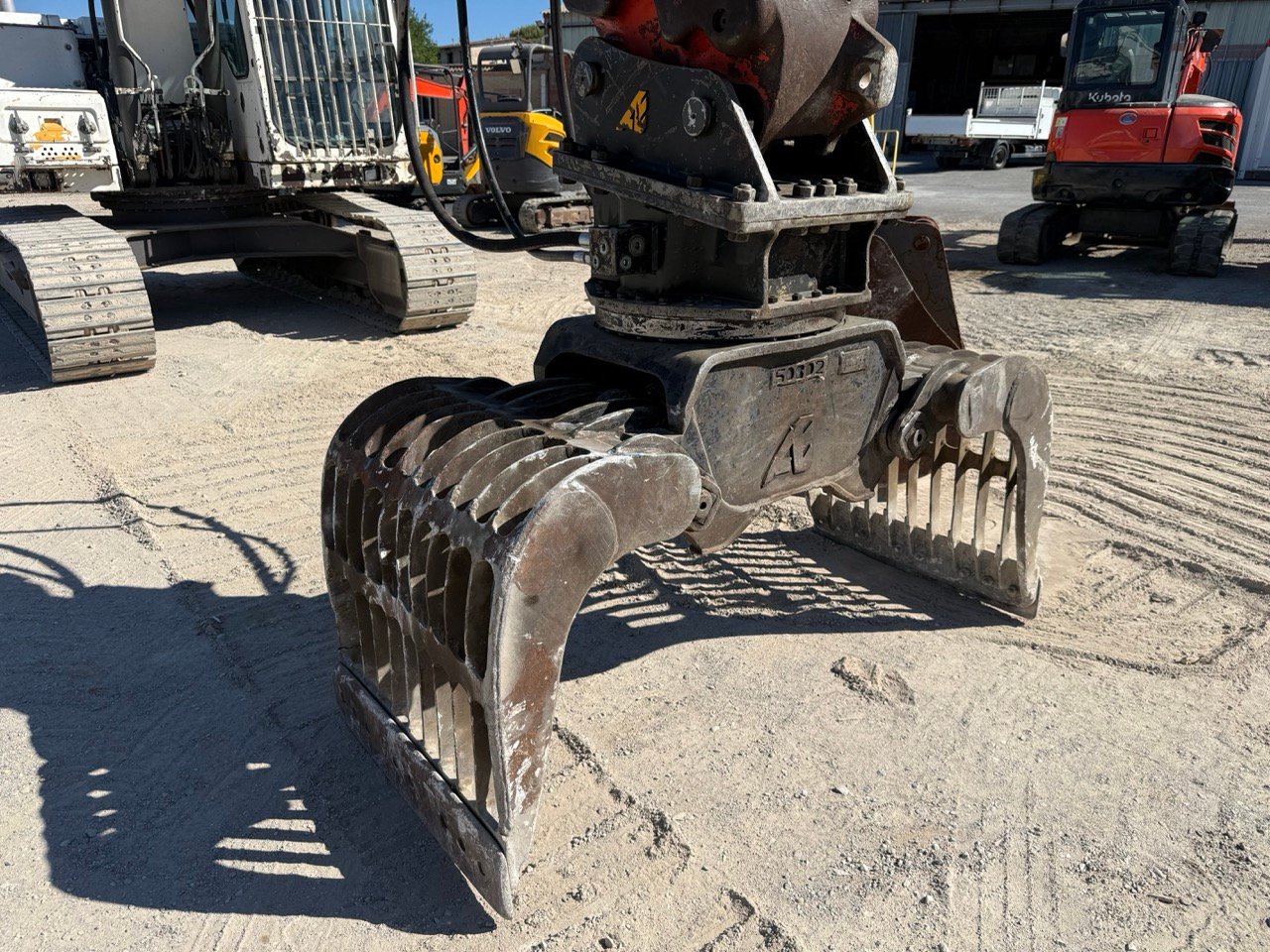 Volvo EC140BLC – Image 10