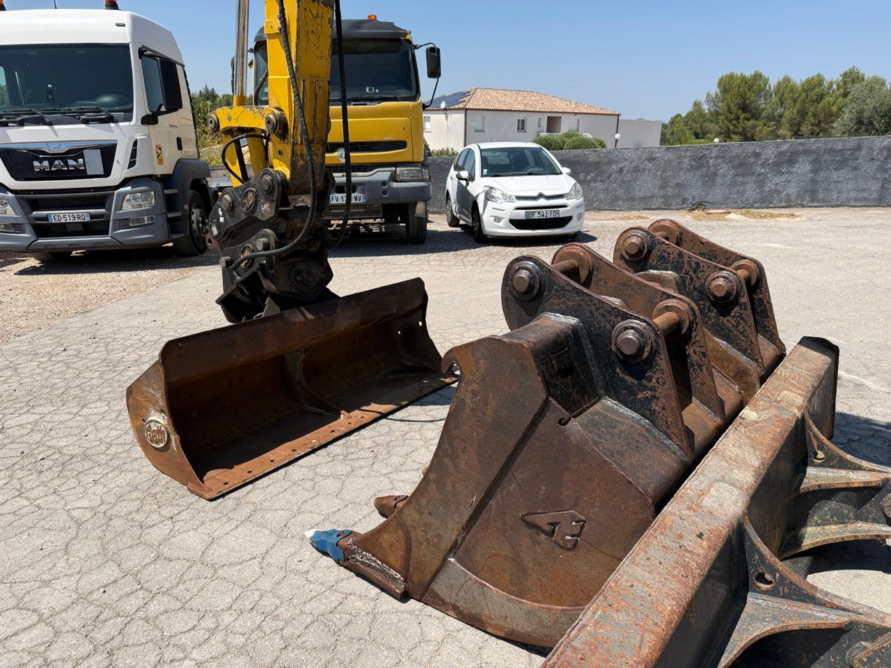 Komatsu PC138 – Image 10