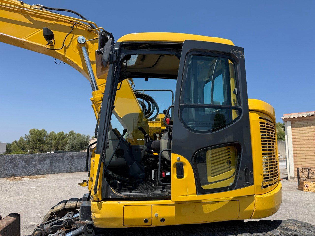 Komatsu PC138 – Image 18