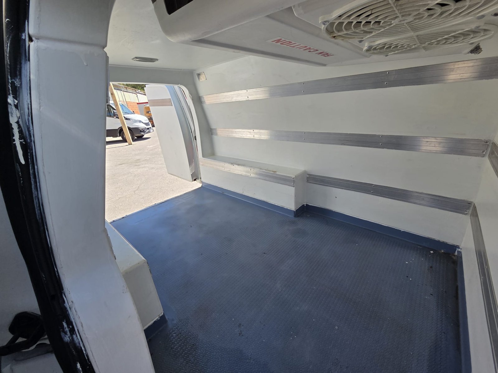 Volkswagen CADDY FRIGORIFIQUE – Image 13